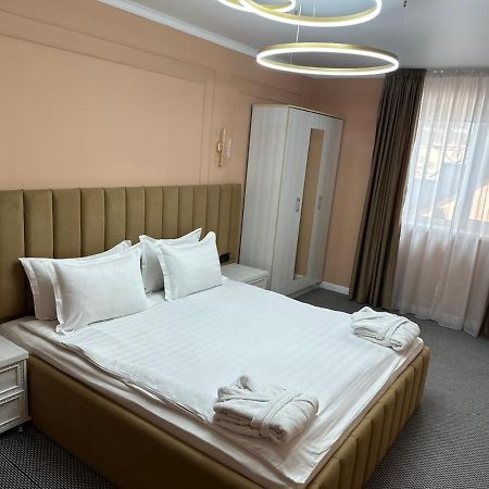 Hotel Voyazh Taraz Exteriér fotografie